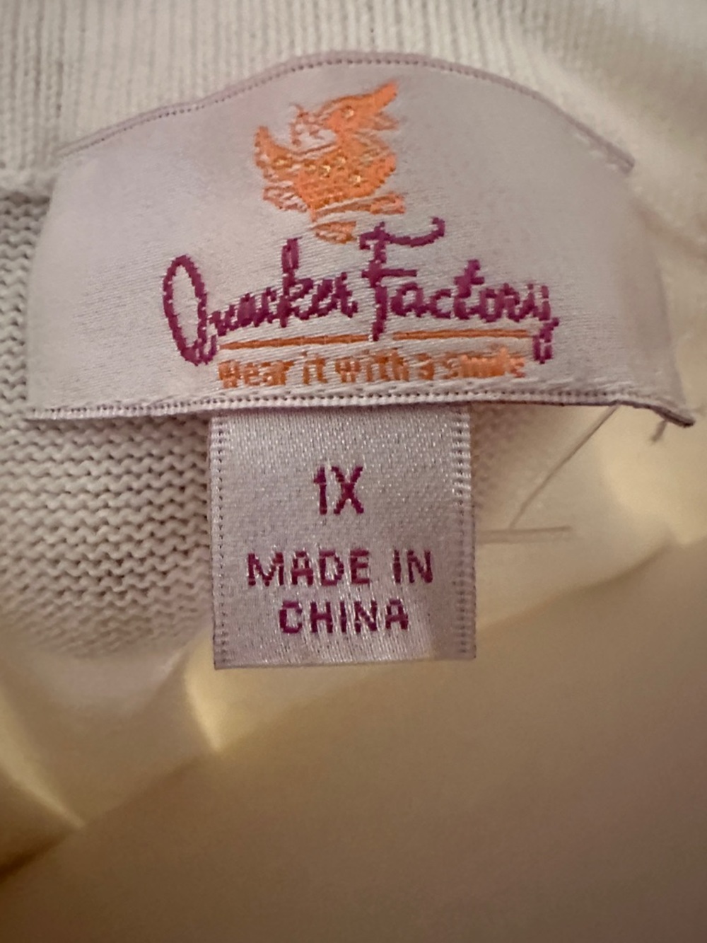 Vintage Quaker Factory Embellished Cream V-Neck Women’s Top Size 1X - Picture 7 of 7